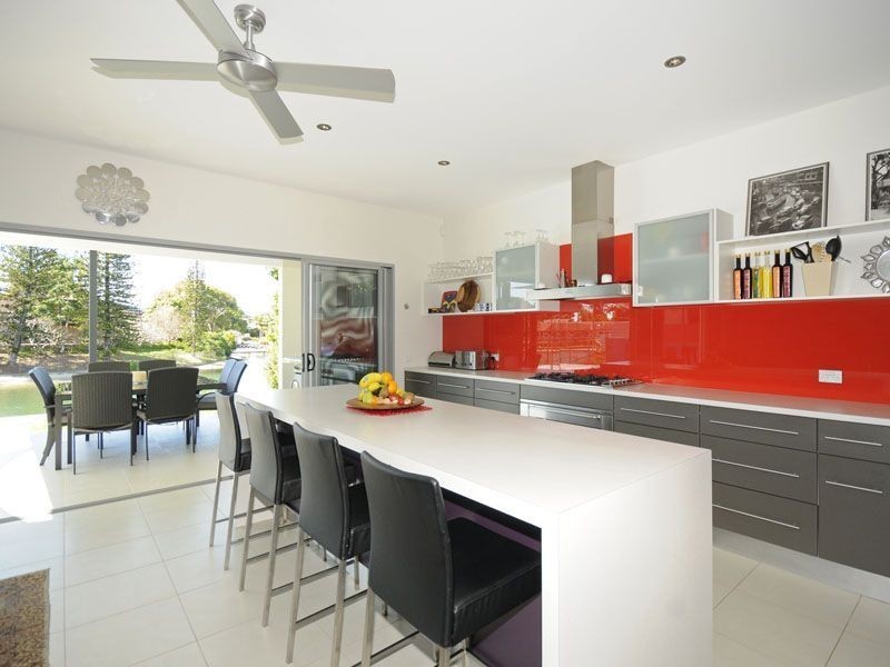 41 Sophie Avenue, Broadbeach Waters QLD 4218