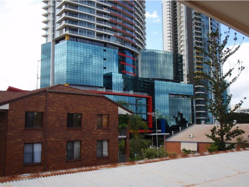 4/14 Garden  Street, Southport QLD 4215