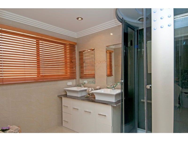 5 Willangee Court, Ashmore QLD 4214