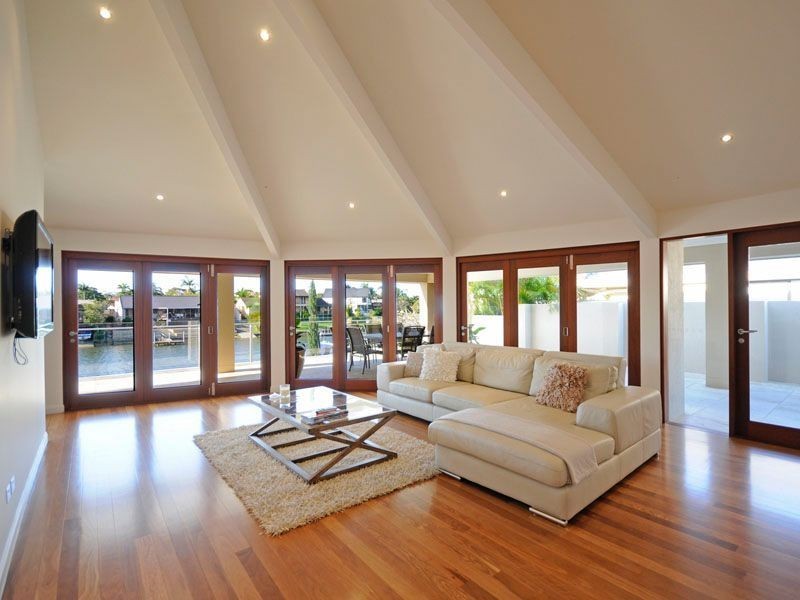 36 Selkirk Avenue, Benowa Waters QLD 4217