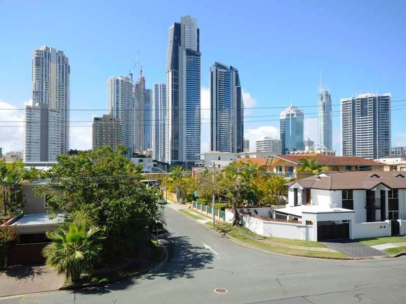 13/26 Stanhill Drive, Chevron Island QLD 4217