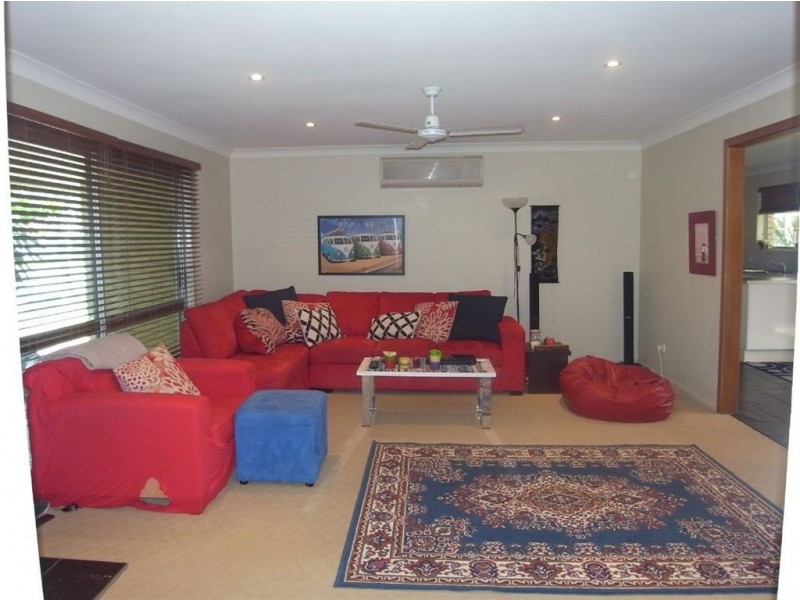 1 Lambros Drive, Benowa QLD 4217