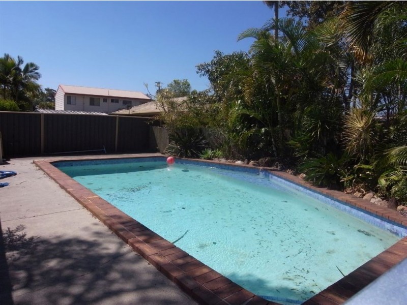 1 Lambros Drive, Benowa QLD 4217