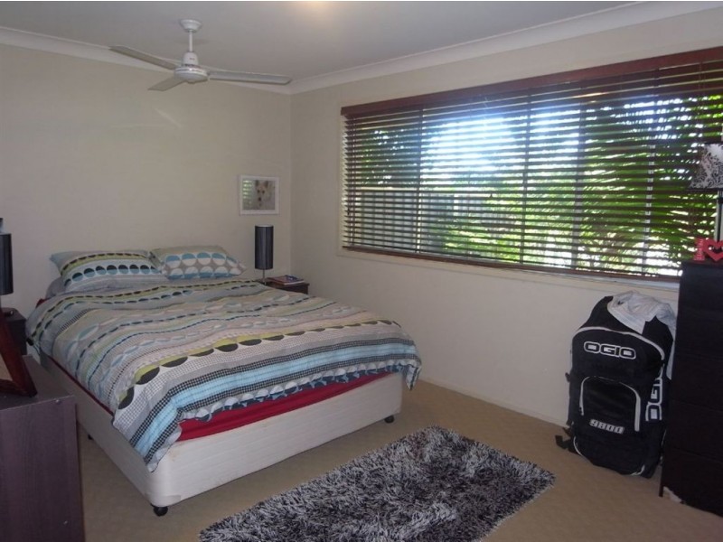 1 Lambros Drive, Benowa QLD 4217