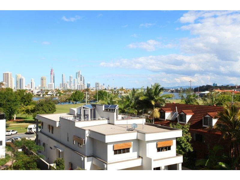 708/2 Aqua Street, Southport QLD 4215