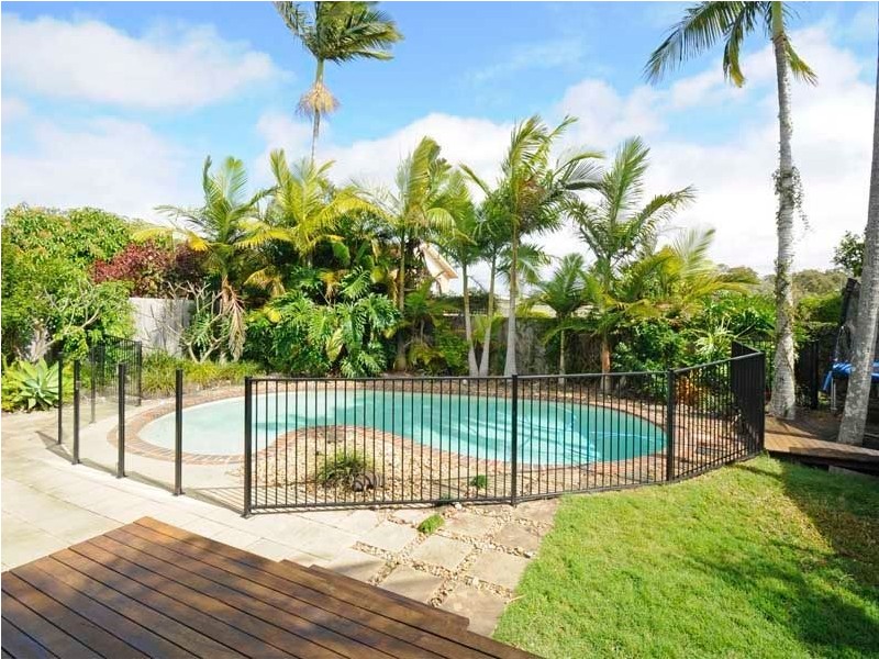 5 Wallace Street, Southport QLD 4215