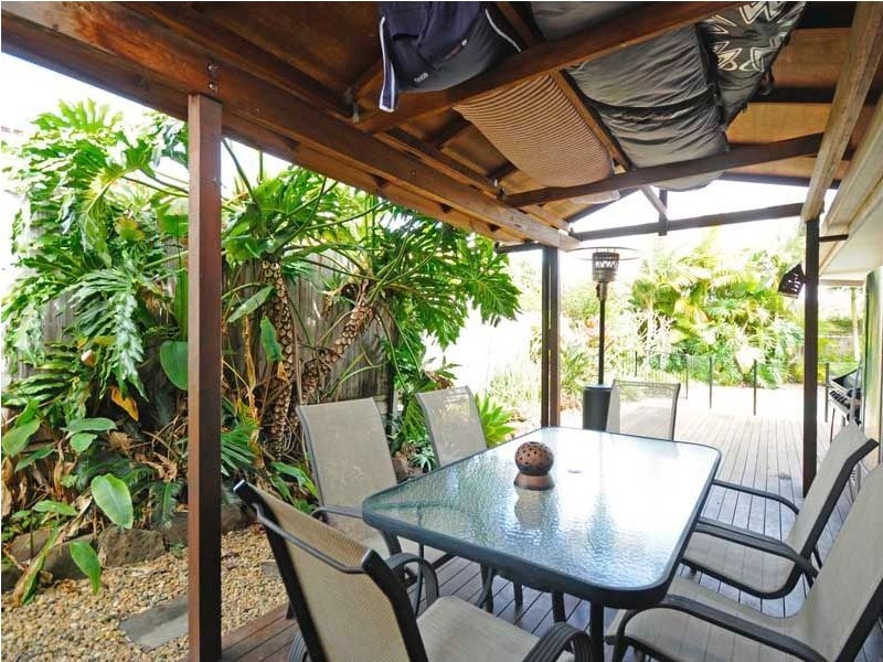 5 Wallace Street, Southport QLD 4215