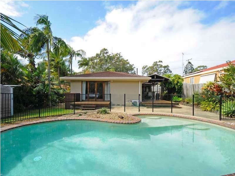 5 Wallace Street, Southport QLD 4215