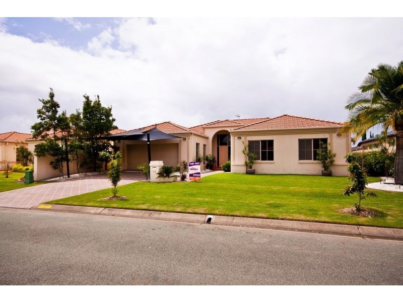 26 Abuthnot Pde, Benowa QLD 4217