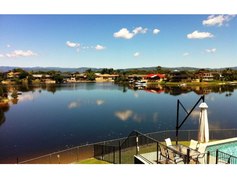 30 Bombala Street, Broadbeach Waters QLD 4218
