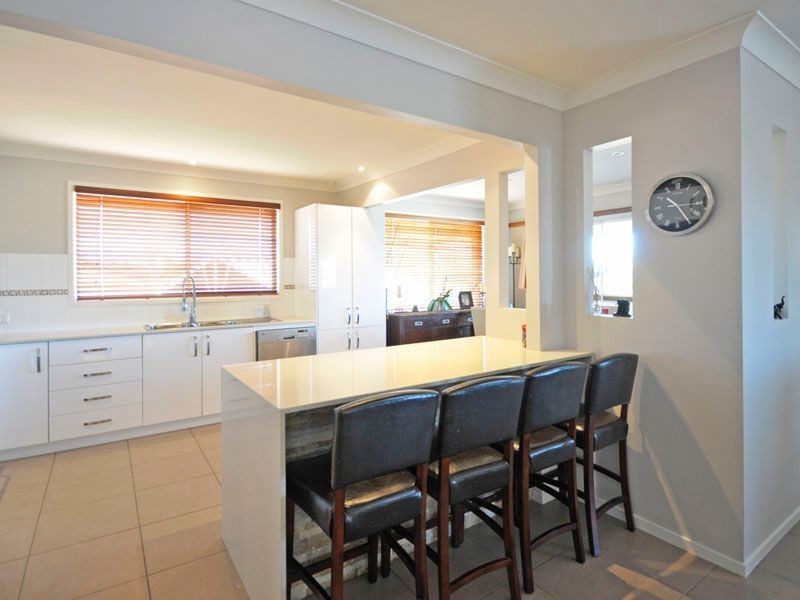 30 Bombala Street, Broadbeach Waters QLD 4218