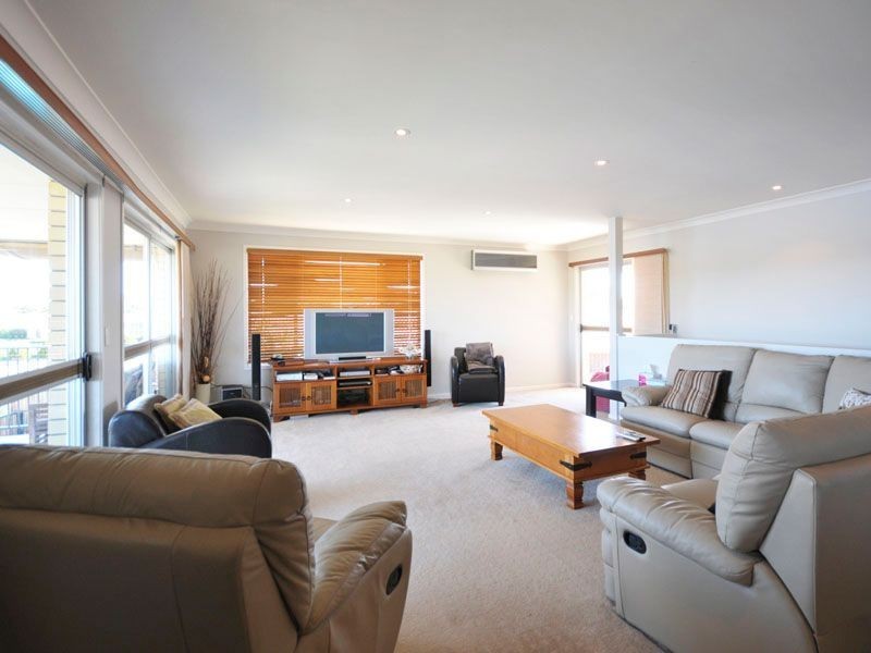 30 Bombala Street, Broadbeach Waters QLD 4218