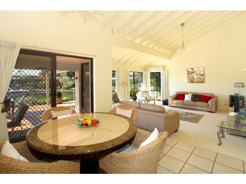 137 Witt Avenue, Carrara QLD 4211
