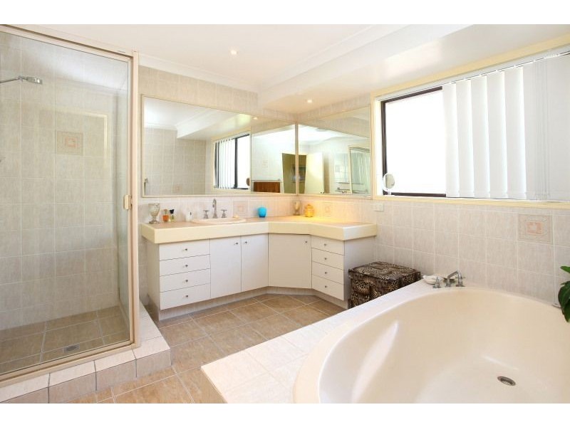 137 Witt Avenue, Carrara QLD 4211