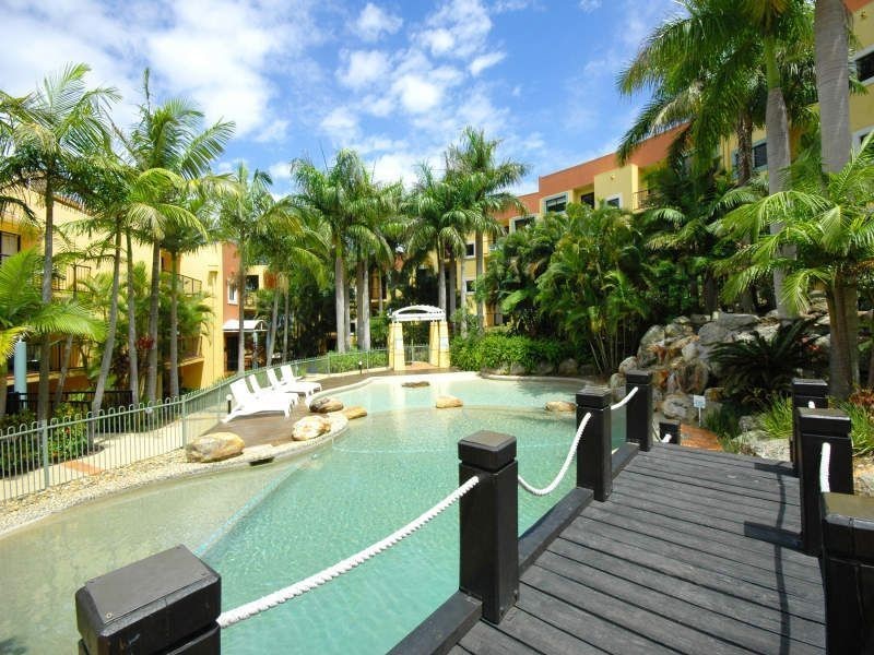 E14/14 Great Hall Drive, Miami QLD 4220