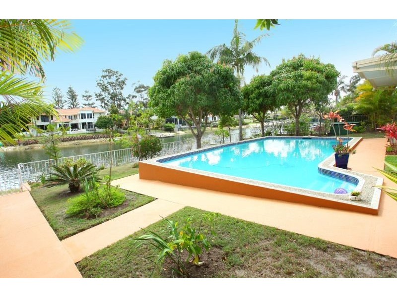 39 Park Avenue, Broadbeach Waters QLD 4218