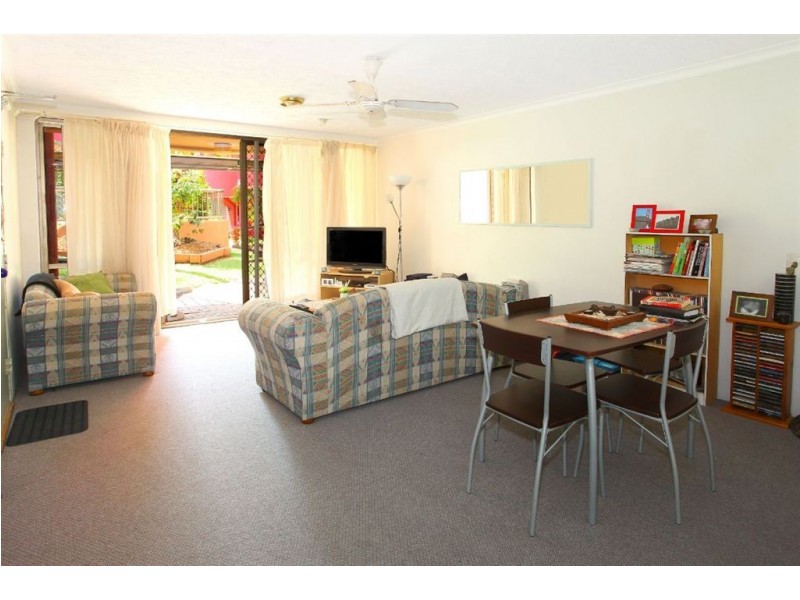 19/38 Enderley Avenue, Surfers Paradise QLD 4217