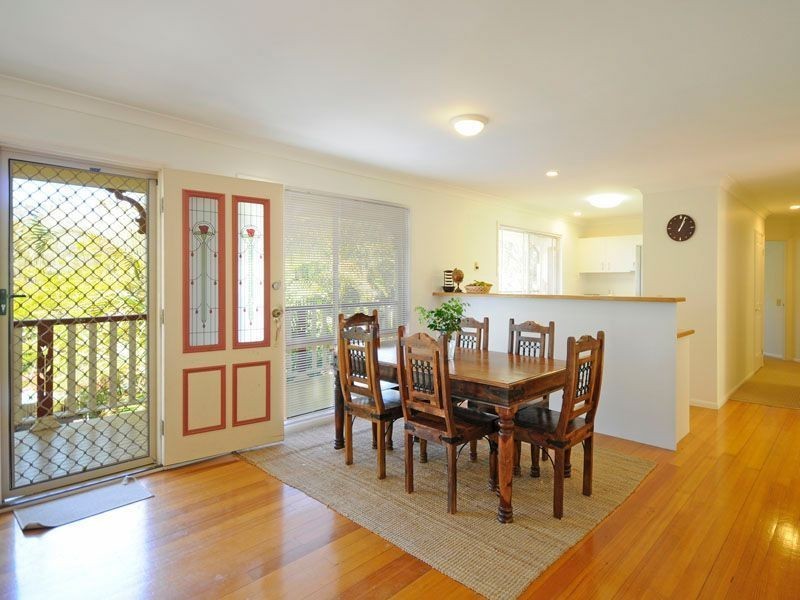 10 Paddington Drive, Carrara QLD 4211