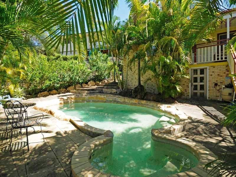 10 Paddington Drive, Carrara QLD 4211