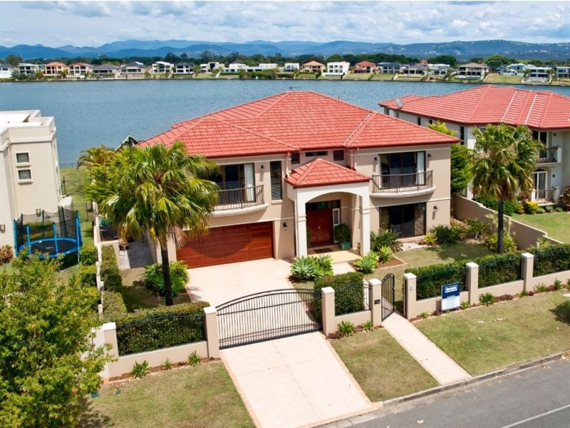 87 Edinburgh Road, Benowa Waters QLD 4217