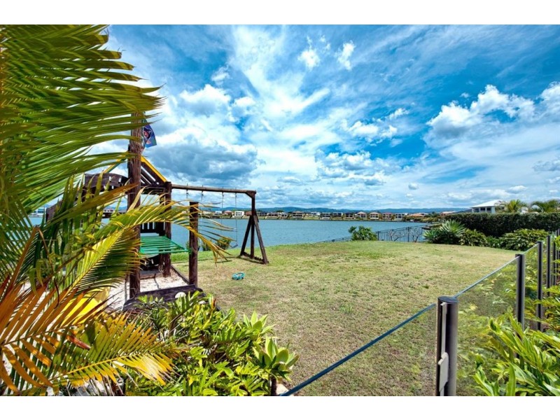 87 Edinburgh Road, Benowa Waters QLD 4217