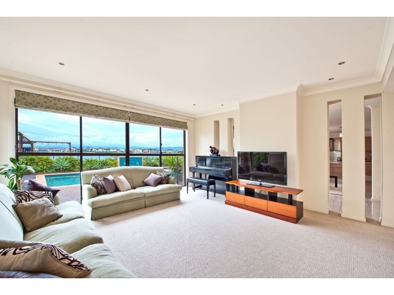 87 Edinburgh Road, Benowa Waters QLD 4217