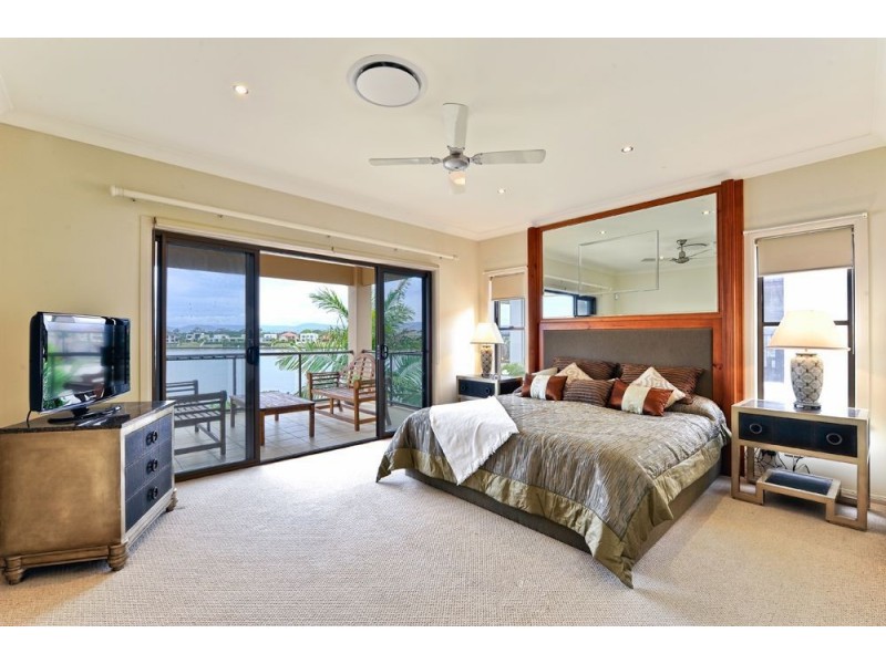 87 Edinburgh Road, Benowa Waters QLD 4217