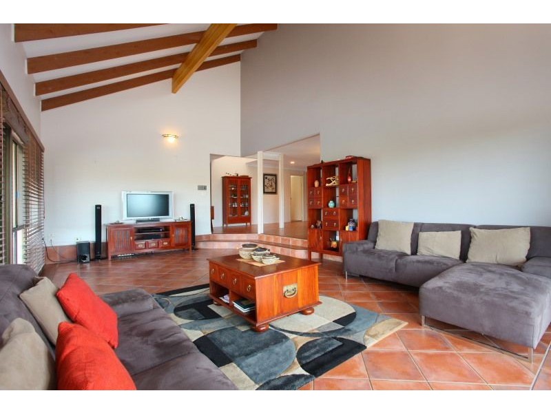 36 Ayrshire Avenue, Benowa QLD 4217