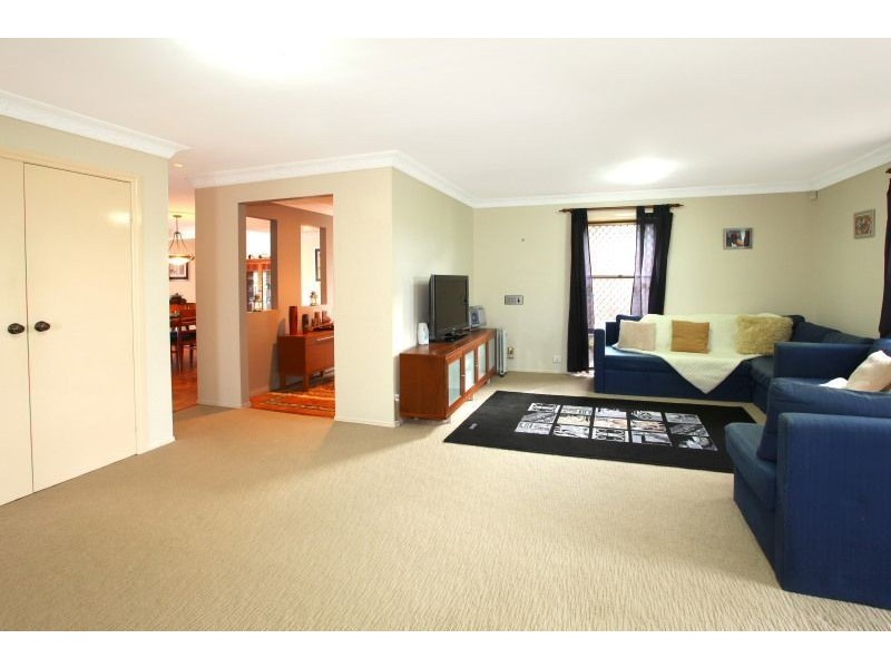 36 Ayrshire Avenue, Benowa QLD 4217