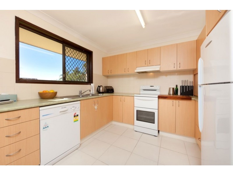 32 Lambros Drive, Benowa QLD 4217