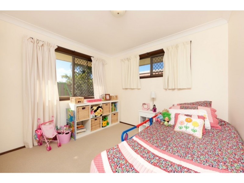 32 Lambros Drive, Benowa QLD 4217