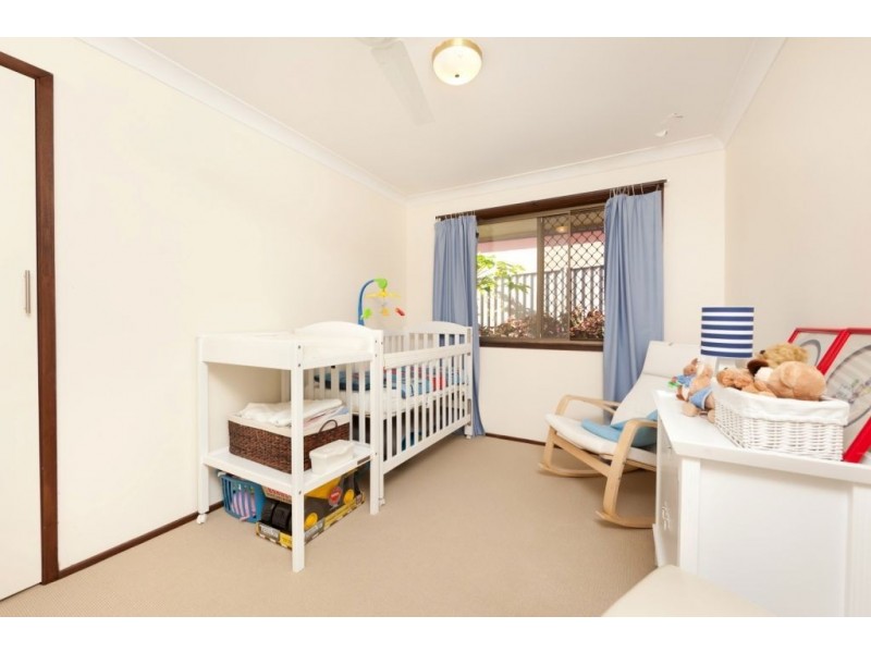 32 Lambros Drive, Benowa QLD 4217