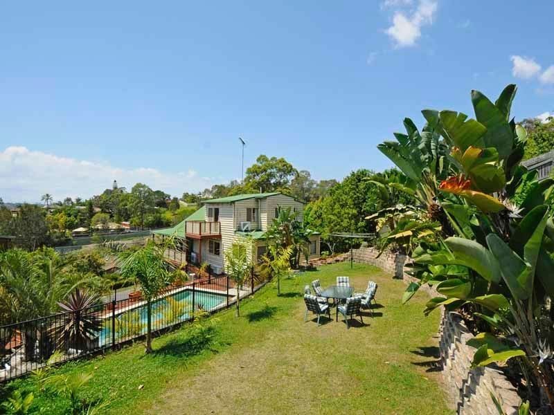 12 Paddington Drive, Carrara QLD 4211