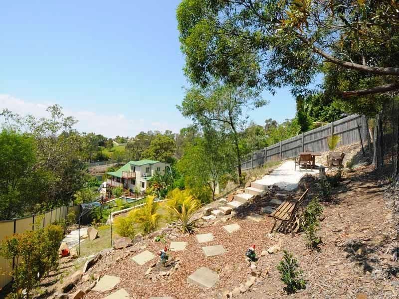 12 Paddington Drive, Carrara QLD 4211