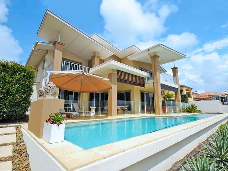 117 Edinburgh Road, Benowa Waters QLD 4217