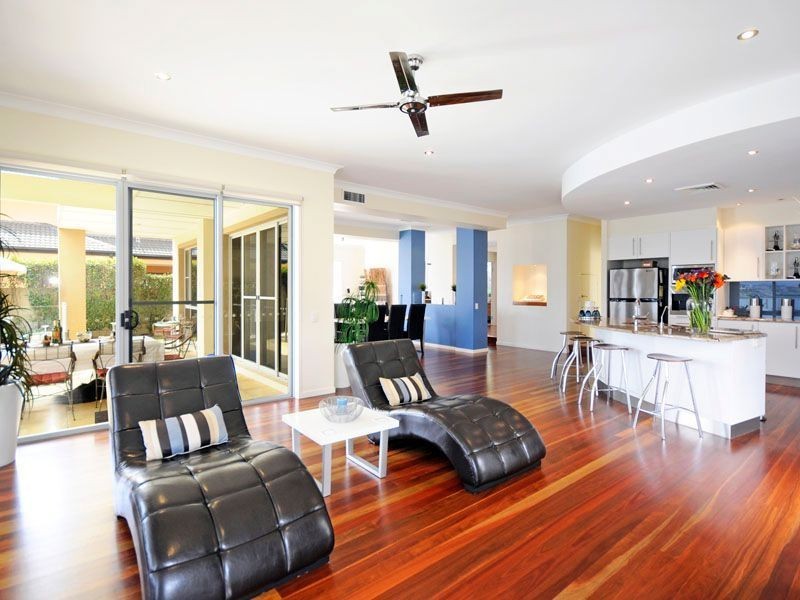 117 Edinburgh Road, Benowa Waters QLD 4217