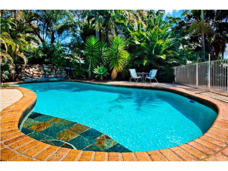 4 Tallowood Road, Ashmore QLD 4214