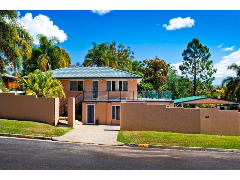 4 Tallowood Road, Ashmore QLD 4214