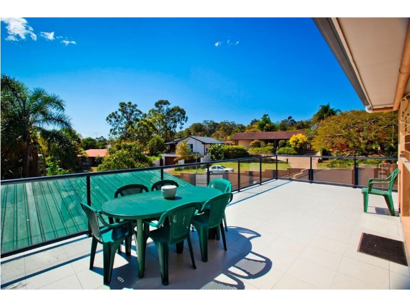 4 Tallowood Road, Ashmore QLD 4214