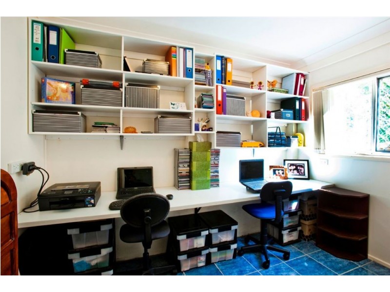 4 Tallowood Road, Ashmore QLD 4214