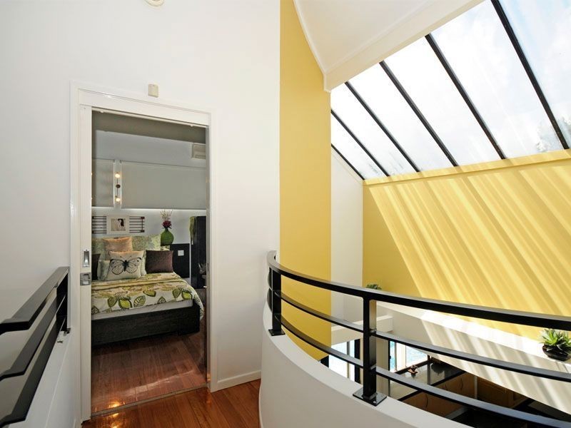 2 Glenbrook Avenue, Benowa Waters QLD 4217