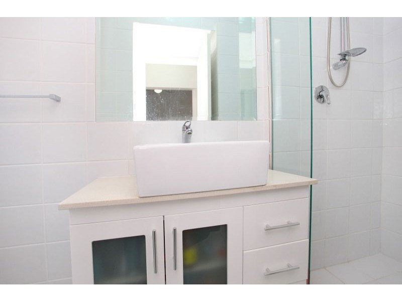 8/17 Stanhill Drive, Surfers Paradise QLD 4217