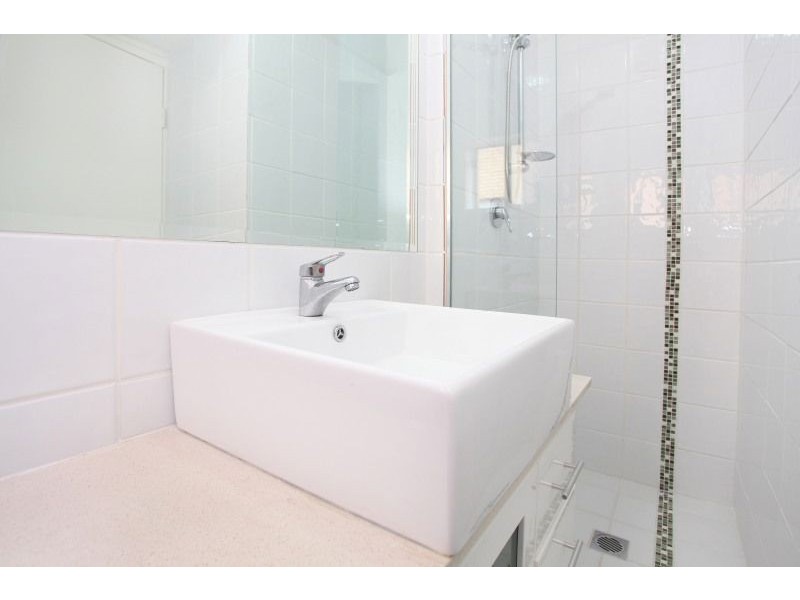 8/17 Stanhill Drive, Surfers Paradise QLD 4217