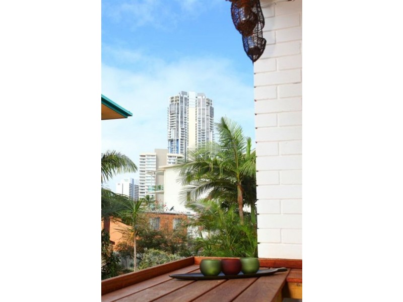 8/17 Stanhill Drive, Surfers Paradise QLD 4217