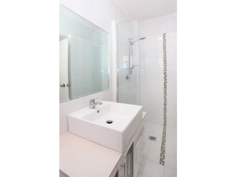 8/17 Stanhill Drive, Surfers Paradise QLD 4217