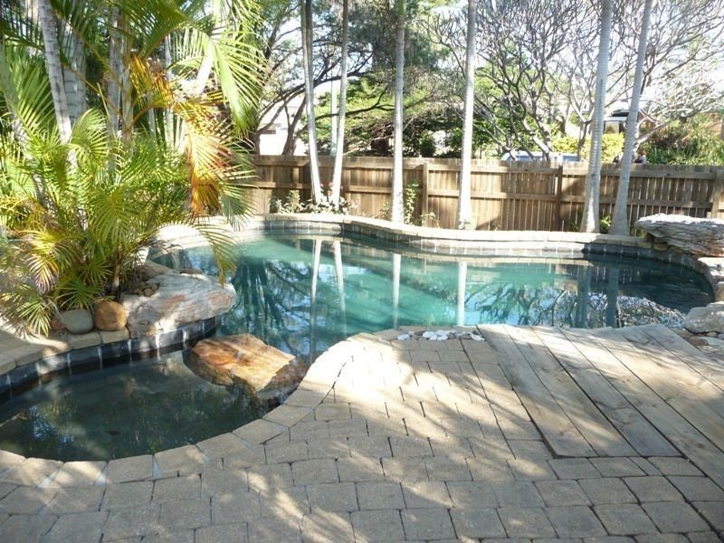 63 Amalfi Drive, Isle Of Capri QLD 4217