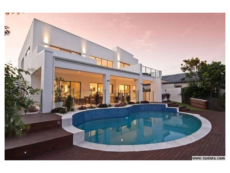 97 Campbell Street, Sorrento QLD 4217