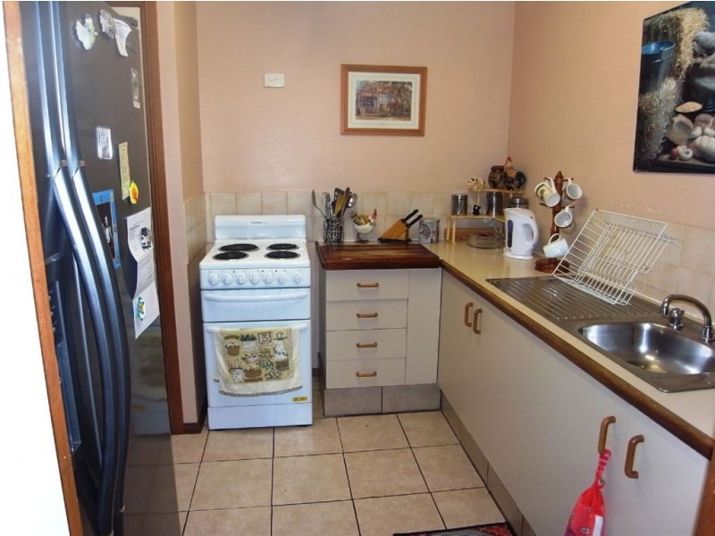 2/4 Dalton Street, Southport QLD 4215