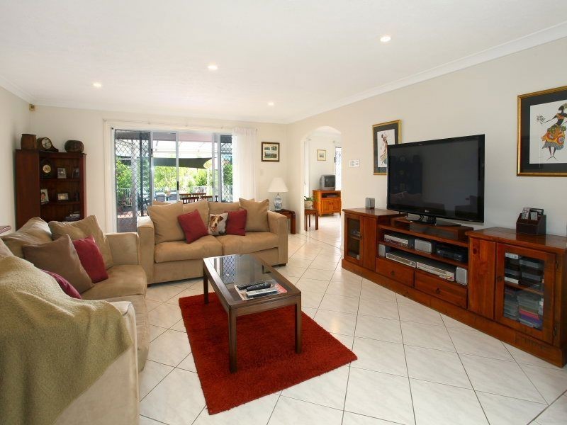10 Mackay Close, Sorrento QLD 4217