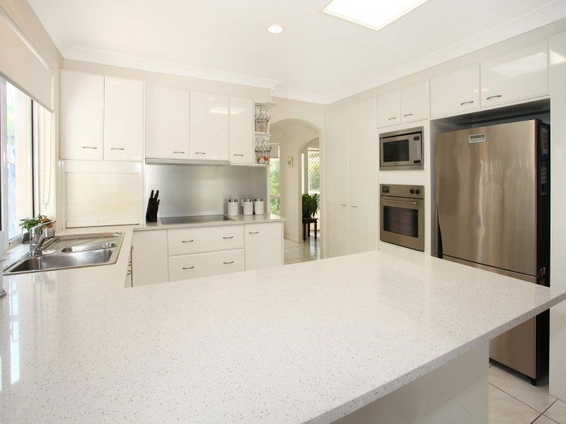 10 Mackay Close, Sorrento QLD 4217